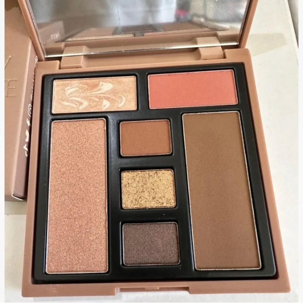 Ciaté London Brazilian Glow Eye & Face Palette‎ Medium Dark NIB.